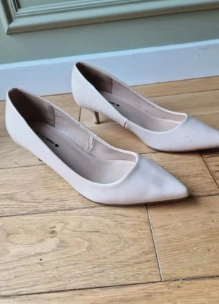 Escarpins nude vernis petits talons, marke: The Shoes, zustand: Gut, größe: 39, 15,00 €, 16,45 € inklusive Vinted-Käuferschutz