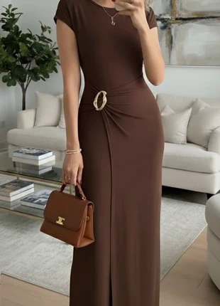 Élégance Chic - Robe Longue Marron Ceinturée Dorée - taille S, marca: Boutique Parisienne, estado: Muito bom, tamanho: S / 36 / 8, €35.99, €38.49 inclui Proteção do Comprador