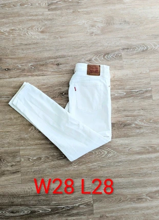 Jean femme Levi's 501 blanc W28 L28, marque: Levi's, état: Très bon état, taille: M / 38 / 10, 29,00 €, 31,15 € Protection acheteurs incluse