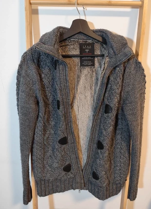 IZAC – Grosse Veste Tricot Capuche | Taille S, marque: IZAC, état: Très bon état, taille: S, 7,00 €, 8,05 € Protection acheteurs incluse