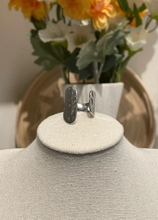 Bague large design twist - Acier inoxydable, marque: Tendance, état: Très bon état, taille: Ajustable, 8,90 €, 10,05 € Protection acheteurs (Pro) incluse