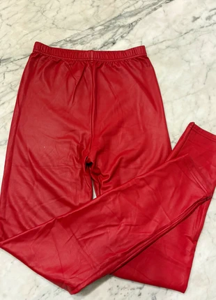 Pantalone attillato rosso in eco pelle Subdued - Taglia S, marke: Subdued, zustand: Neu, größe: S / 36 / 8, 7,00 €, 8,05 € inklusive Vinted-Käuferschutz