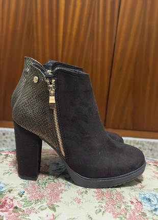 Brown XTI ankle boots woman size 37 faux leather heel new, marque: XTI, état: Neuf sans étiquette, taille: 37, 35,00 €, 37,45 € Protection acheteurs incluse