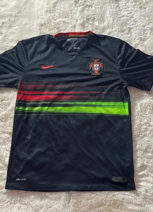 Maillot Portugal Nike officiel, brand: Nike, condizioni: Buone, taglia: M, €8.00, €9.10 include la Protezione acquisti