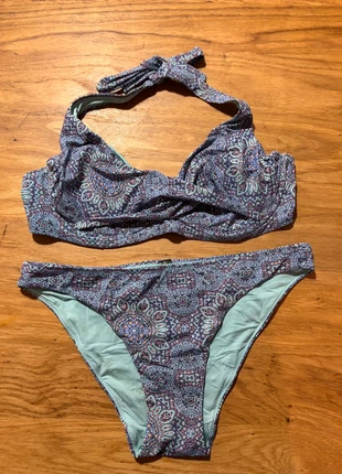 Maillot de bain Etam bleu et violet, marque: Etam, état: Bon état, taille: M / 38 / 10, 5,00 €, 5,95 € Protection acheteurs incluse