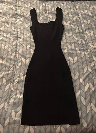 Windsor bodycon mini dress with slit, brand: Windsor, condition: Very good, size: 2 / XS, $8.00, $9.10 includes Buyer Protection