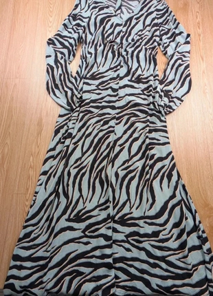 Robe longue zébrée bleu clair et noir – Beyond – Taille 36 – Manches longues – Excellent état, marque: b.young, état: Très bon état, taille: S / 36 / 8, 4,30 €, 5,22 € Protection acheteurs incluse