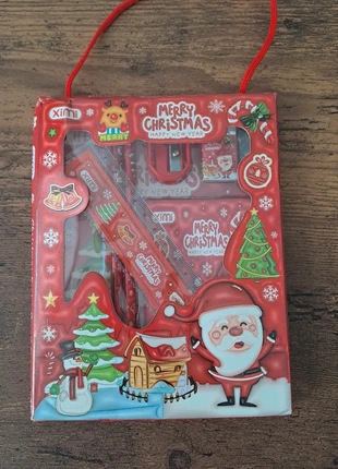 Coffret père Noël, merk: sans marque, staat: Nieuw met prijskaartje, maat: 4 jaar / 104 cm, € 4,00, € 4,90 inclusief Kopersbescherming