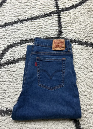 Jean Levi’s 512 Bootcut W28 Bleu J5448, marque: Levi's, état: Très bon état, taille: M / 38 / 10, 15,00 €, 16,45 € Protection acheteurs (Pro) incluse