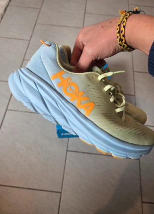 Chaussures HOKA running femme taille 40 2/3 – légères, confortables, parfaites pour la course., marke: Hoka, zustand: Sehr gut, größe: 40.5, 50,00 €, 53,20 € inklusive Vinted-Käuferschutz