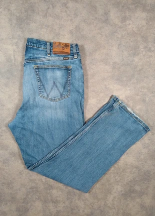 Jean wrangler homme bleu clair relaxed fit coupe droite W38 L32, marque: Wrangler, état: Très bon état, taille: W38 | FR 48, 24,90 €, 26,85 € Protection acheteurs incluse