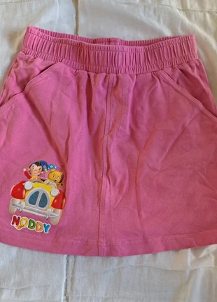 Saia fucsia 6 anos Noddy, brand: Noddy, condizioni: Ottime, taglia: 6 anni / 116 cm, €2.50, €3.33 include la Protezione acquisti