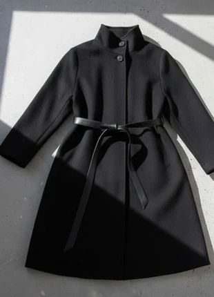 Manteau noir long à col montant et ceinture, marque: Noiré, état: Très bon état, taille: M / 38 / 10, 119,99 €, 126,69 € Protection acheteurs incluse