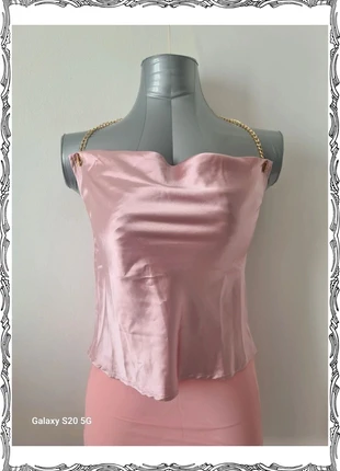 Top rosa drappeggiato con catena dorata, marque: Shein, état: Neuf sans étiquette, taille: XS / 34 / 6, 4,00 €, 4,90 € Protection acheteurs incluse