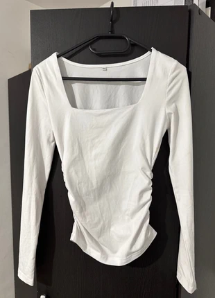 Teeshirt moulant blanc, marque: Shein, état: Très bon état, taille: XS / 34 / 6, 5,00 €, 5,95 € Protection acheteurs incluse