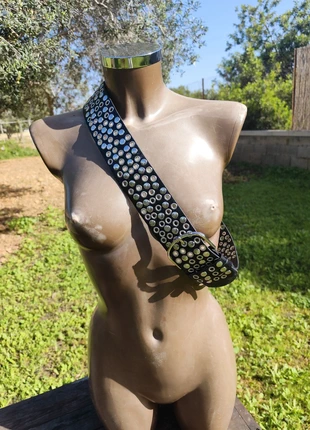 Cinturón tachuelas negro retro mujer, marque: tachuelas, état: Neuf sans étiquette, taille: 105 cm, 10,00 €, 11,20 € Protection acheteurs incluse