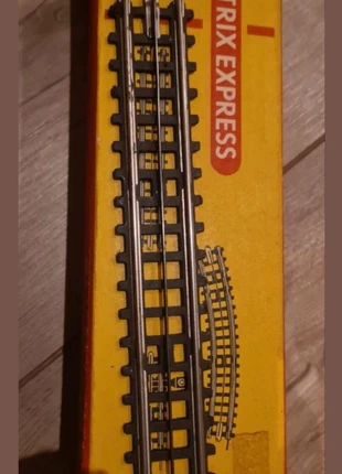 TRIX Express H0 rechte rails 10 stuks, merk: Trix-express, staat: Heel goed, maat: Prematuur, tot 44 cm, € 10,00, € 11,20 inclusief Kopersbescherming