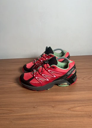 Basket Salomon XT Weeze 2 rouge et verte pointure 36 2/3, marque: Salomon, état: Très bon état, taille: 36, 65,00 €, 68,95 € Protection acheteurs (Pro) incluse
