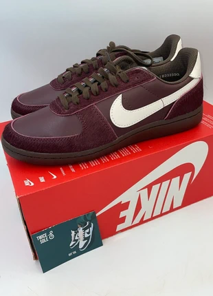 Nike field general bruin Bordeaux rood maat 42, merk: Nike, staat: Nieuw met prijskaartje, maat: 42, € 50,00, € 53,20 inclusief Kopersbescherming Pro