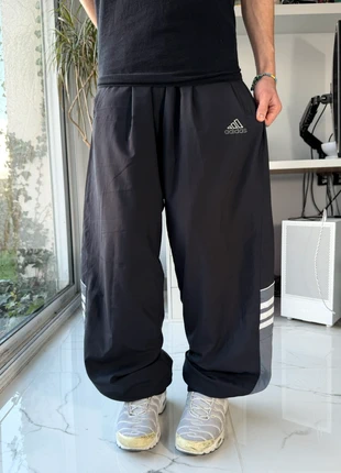 Parachute Track Pant Adidas Vintage l XL, marque: adidas, état: Très bon état, taille: XL, 25,00 €, 26,95 € Protection acheteurs (Pro) incluse