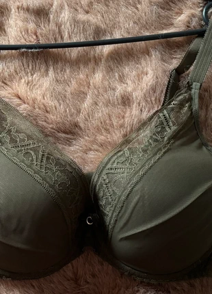 Soutien-gorge chantelle, marque: Chantelle, état: Neuf avec étiquette, taille: 90F, 32,00 €, 34,30 € Protection acheteurs incluse