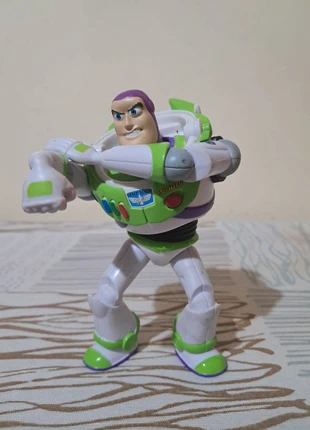 Pupazzo Buzz Lightyear, di plastica dura, in ottime condizioni, marque: Toy Story, état: Très bon état, taille: Taille unique, 7,00 €, 8,05 € Protection acheteurs incluse