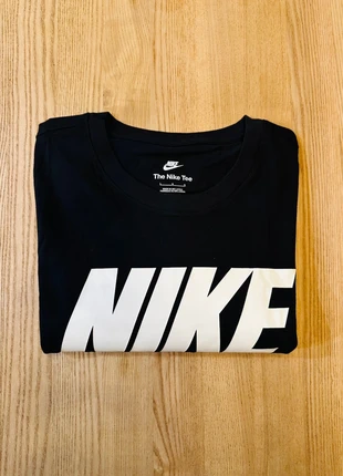 T-shirt Nike noir taille L, brand: Nike, condizioni: Nuovo con cartellino, taglia: L, €16.90, €18.45 include la Protezione acquisti