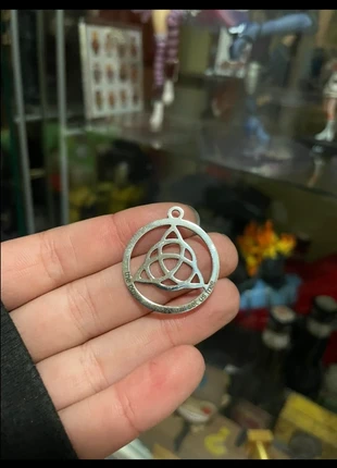 mini symbole charmed, état: Très bon état, 1,00 €, 1,75 € Protection acheteurs incluse