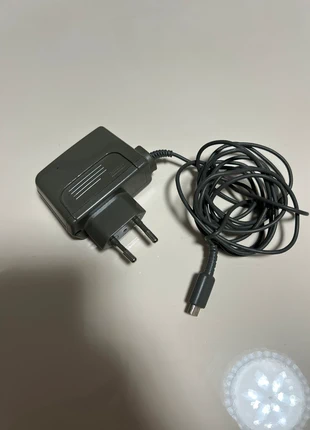 Chargeur Nintendo ds, marke: Nintendo, zustand: Gut, 5,00 €, 5,95 € inklusive Vinted-Käuferschutz