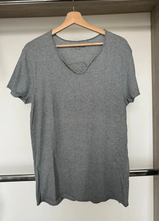 T-shirt col V Zadig et Voltaire unisexe homme taille S 36 gris très bon état tendance, brand: Zadig & Voltaire, condition: Very good, size: S, €16.00, €17.50 includes Buyer Protection