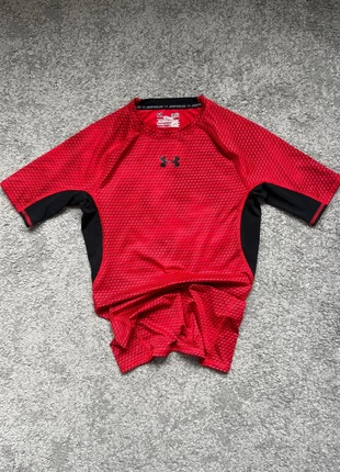 T-shirt compression Under Armour Rouge / Noir - Taille S, marke: Under Armour, zustand: Sehr gut, größe: S, 18,99 €, 20,64 € inklusive Vinted-Käuferschutz