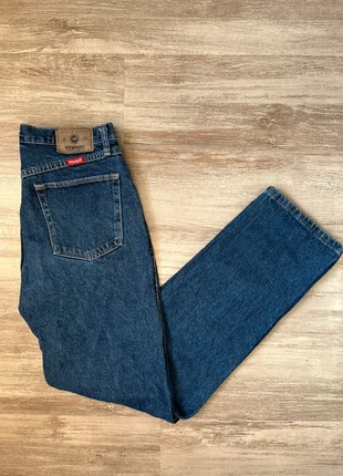 Jean Wrangler oversize taille 33X34 ( L ) couleur bleu homme, marque: Wrangler, état: Très bon état, taille: L, 22,00 €, 23,80 € Protection acheteurs incluse