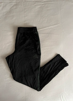 Jogging Adidas Homme noir Taille M, marke: adidas, zustand: Sehr gut, größe: M, 25,00 €, 26,95 € inklusive Vinted-Käuferschutz