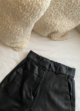 Black pants, marca: H&M, estado: Novo sem etiquetas, tamanho: XS / 34 / 6, €12.00, €13.30 inclui Proteção do Comprador