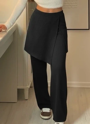 Pantalon noir effet jupe intégrée fluide taille M, brand: Shorty, condition: Very good, size: M / 38 / 10, €46.90, €49.95 includes Buyer Protection Pro