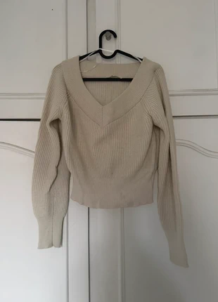 Pull blanc Pull & Bear – chic et élégant, merk: Pull & Bear, staat: Nieuw zonder prijskaartje, maat: M / 38 / 10, € 5,00, € 5,95 inclusief Kopersbescherming