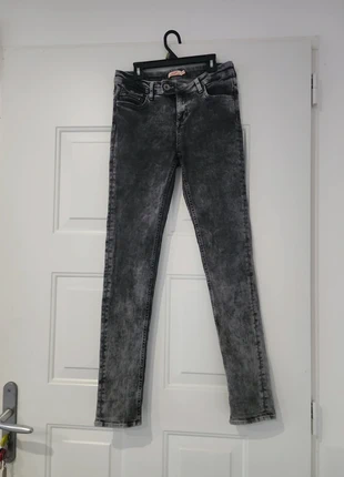 Jean noir gris ddp en très bonne état Taille 38, marque: DDP, état: Très bon état, taille: M / 38 / 10, 5,00 €, 5,95 € Protection acheteurs incluse