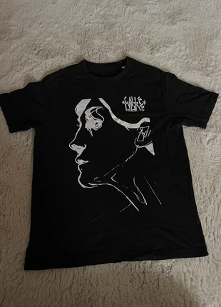 Schwarzes Streetwear T-Shirt mit weißem Print | Line Art Design | Calle Libre Shirt, marke: Sonstiges, zustand: Sehr gut, größe: S, 7,00 €, 8,05 € inklusive Vinted-Käuferschutz