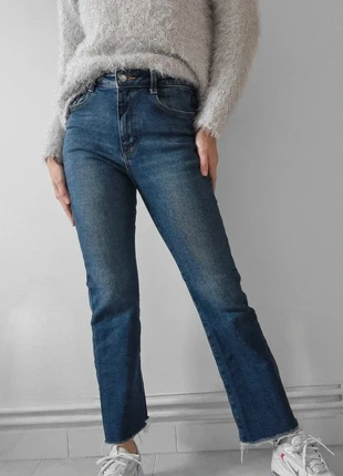 Vaqueros cropped flare | Tiro alto y bajo desflecado, marque: Zara, état: Très bon état, taille: XS / 34 / 6, 8,50 €, 9,63 € Protection acheteurs incluse