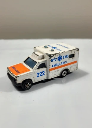 miniature majorette ambulance nyc ems ref 255 new york emergency vehicle vintage, marke: Majorette, zustand: Gut, größe: Frühchen, bis 44, 1,80 €, 2,59 € inklusive Vinted-Käuferschutz