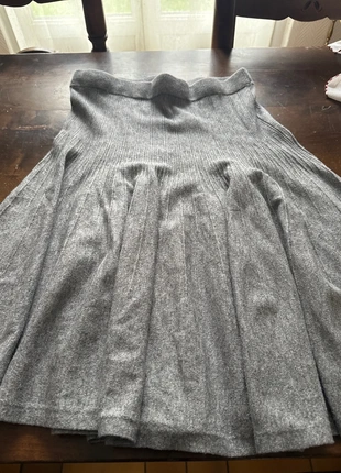 Jupe grise taille élastique taille L. Xl, état: Neuf sans étiquette, taille: L / 40 / 12, 5,00 €, 5,95 € Protection acheteurs incluse