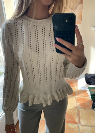 Pull blanc à volants - Camaïeu Taille S, marque: Camaïeu, état: Très bon état, taille: S / 36 / 8, 5,00 €, 5,95 € Protection acheteurs incluse