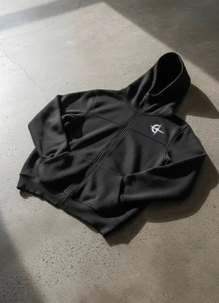 Hoodie noir zippé – streetwear, épais, minimal, tendance, marke: Lunevia, zustand: Sehr gut, größe: M, 69,90 €, 74,10 € inklusive Vinted-Käuferschutz