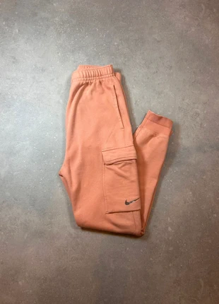 Jogging Nike pêche logo brodé – Taille XS – Très bon état, brand: Nike, condition: Very good, size: XS / 34 / 6, €21.00, €22.75 includes Buyer Protection