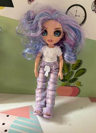 Rainbow High Junior High PJ Party, marque: Rainbow, état: Très bon état, taille: 6 ans / 116 cm, 5,00 €, 5,95 € Protection acheteurs incluse