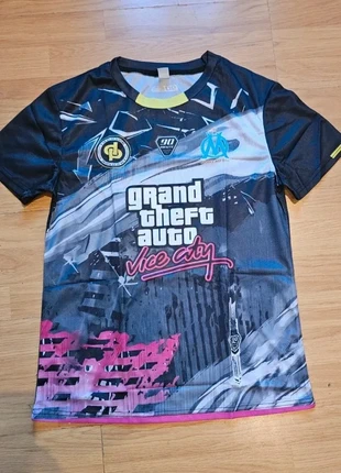 Maillot Jul "D'Or et de platine" Taille M neuf, marke: Platine, zustand: Sehr gut, größe: M, 15,99 €, 17,49 € inklusive Vinted-Käuferschutz