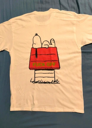 T-shirt Snoopy Impression au dos Taille L, marque: Snoopy, état: Neuf sans étiquette, taille: L, 15,00 €, 16,45 € Protection acheteurs incluse