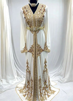 Takchita marocain en crêpe idéal pour fiançailles ou mariage taille 2 XL /5 XL, staat: Heel goed, maat: Overige, € 189,00, € 199,15 inclusief Kopersbescherming