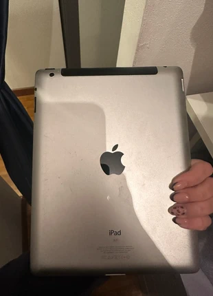 iPad Apple 2 64GB, marque: Apple, état: Satisfaisant, 50,00 €, 53,20 € Protection acheteurs incluse