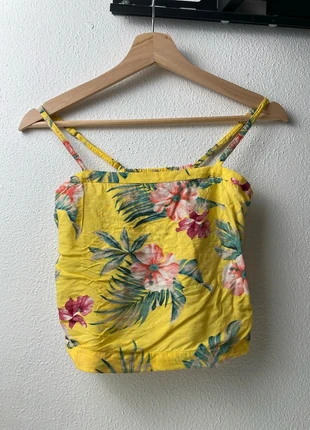 Hollister Sommer-Top Gelb mit Blumenmuster XS – Leicht & Luftig, marque: Hollister, état: Très bon état, taille: XS / 34 / 6, 4,30 €, 5,22 € Protection acheteurs incluse
